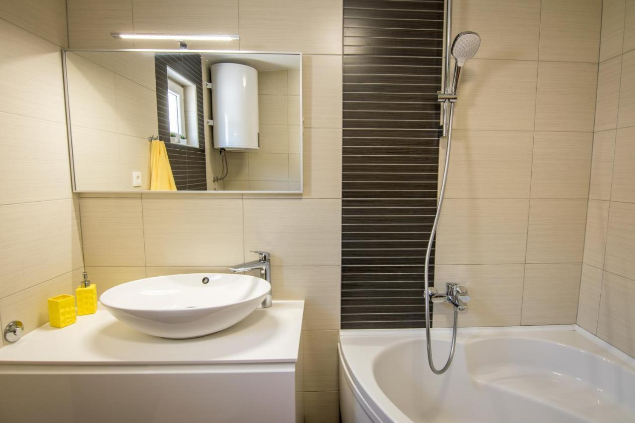 شقة Apartman Petra ماكارسكا المظهر الخارجي الصورة